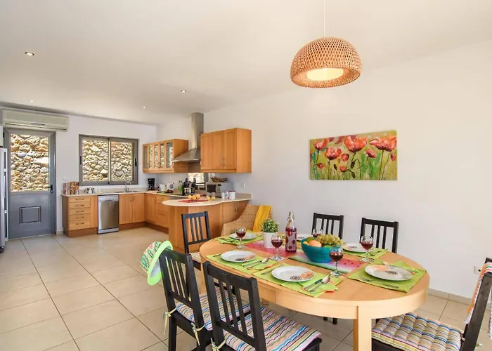 Anastasia Rodos By * リンドス