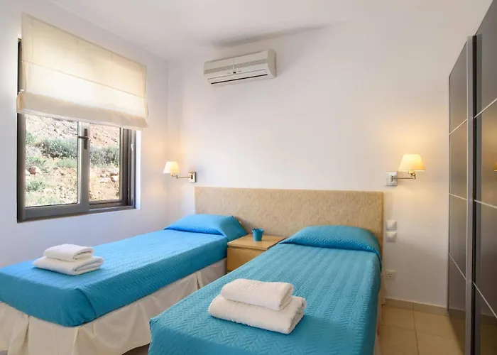 Anastasia Rodos By リンドス