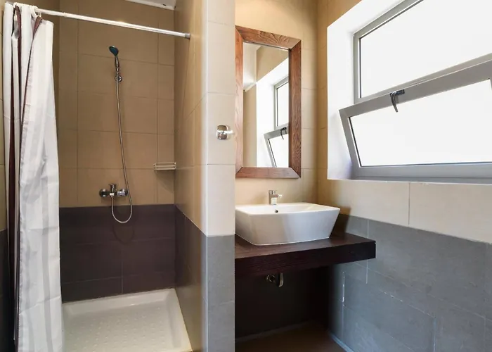 Anastasia Rodos By リンドス