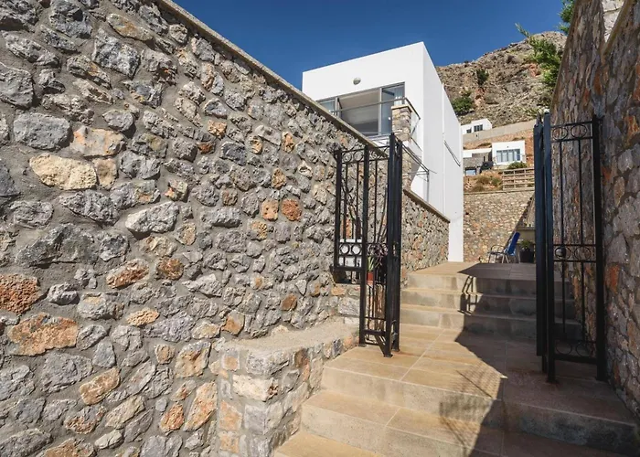 Anastasia Rodos By * リンドス